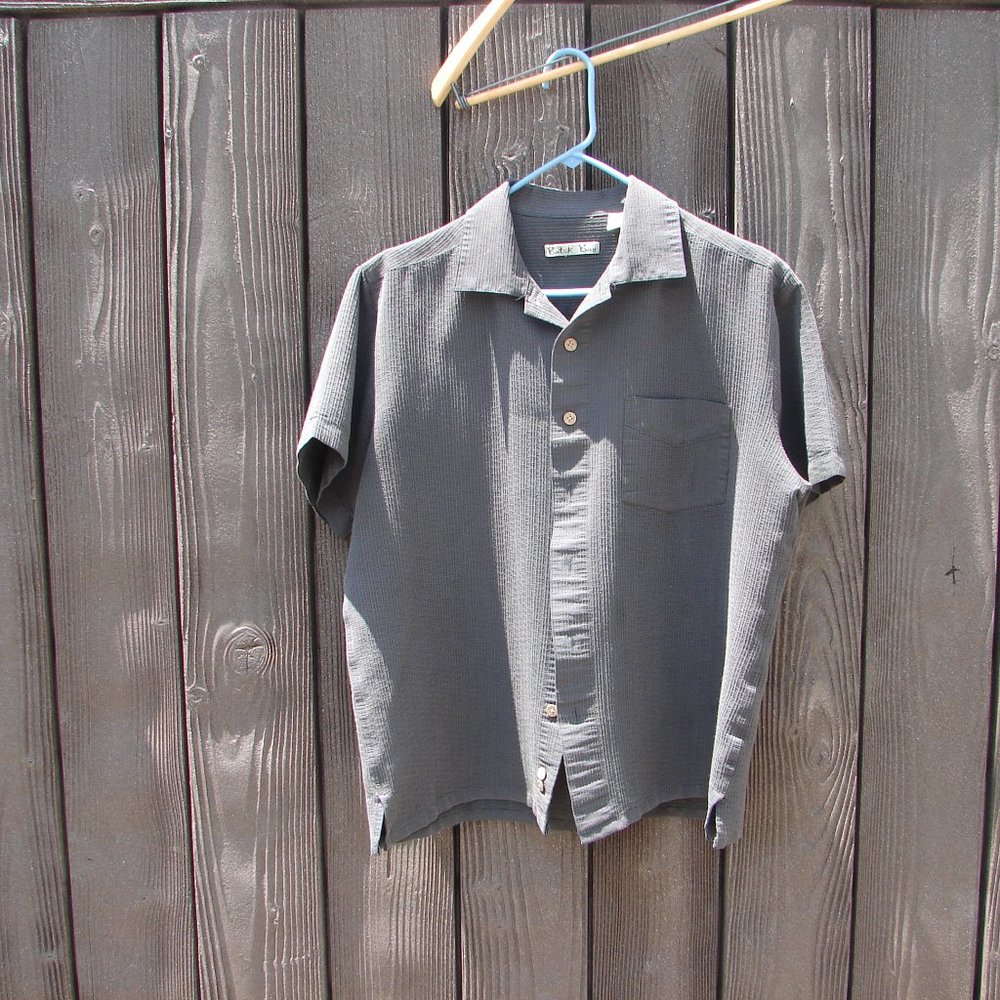 Batik Bay Shirt Mens Large Gray Button Up Pocket Short Sleeve Casual